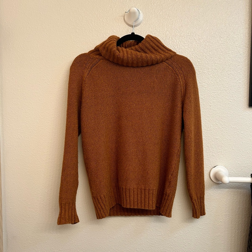 Turtle neck sweater